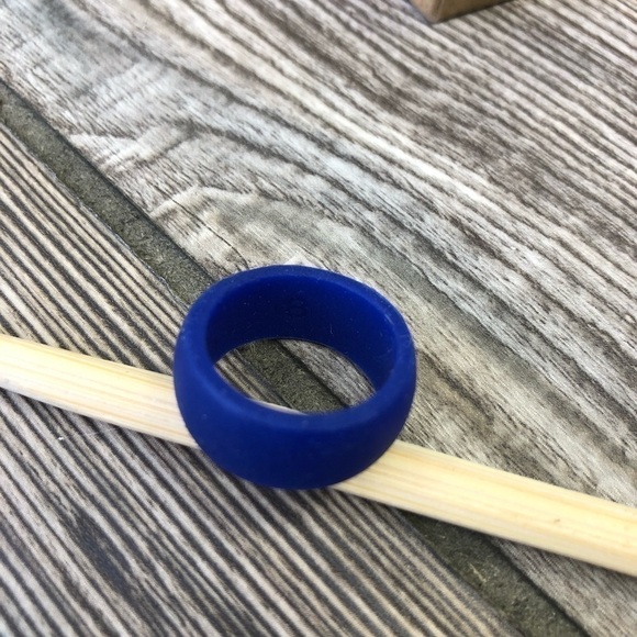 KAUAI Silicone Ring Blue Size 8 NIB - Picture 5 of 7
